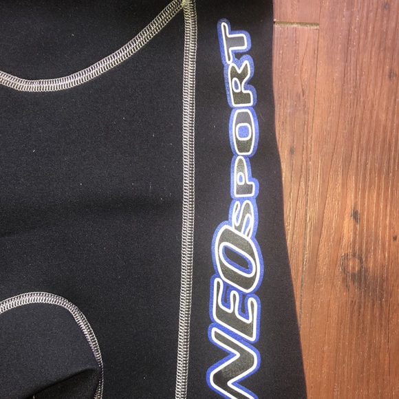 Wetsuit- Neosport 2/0MM - size 6 - Picture 3 of 5